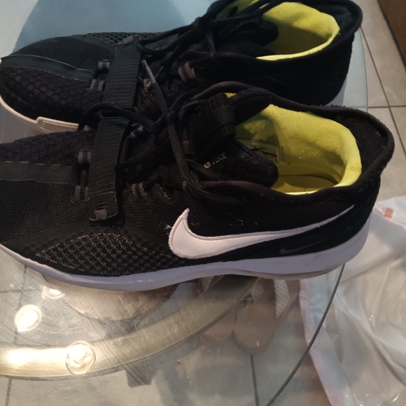 Nike shoes - Picture 3 of 4